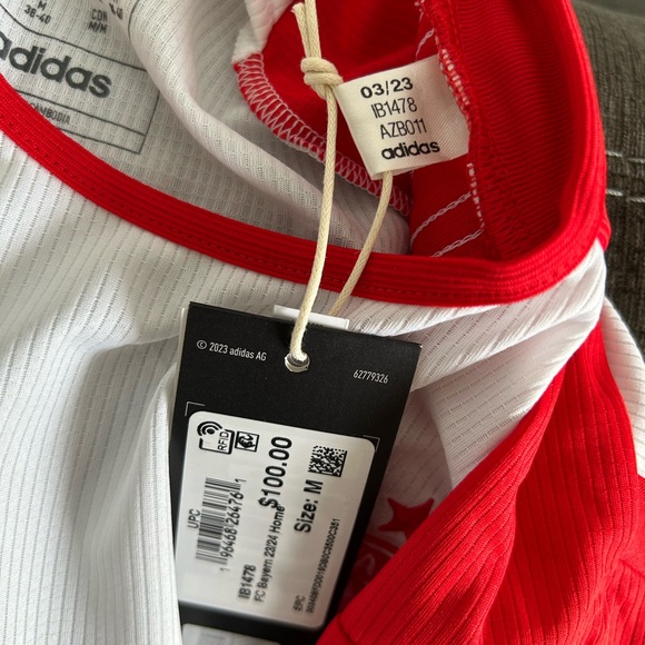 Adidas Authentic FC Bayern Munich 23/24 Home IB1478 Soccer Jersey Women’s Sz: M - Picture 6 of 6